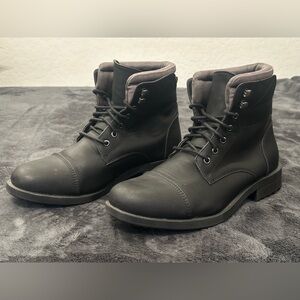 Mens Dress Faux Leather Ankle Boots Size 11 - Excellent Pre-owned Condition